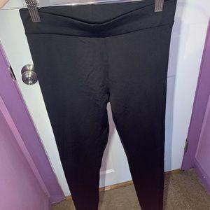Plain black athletic leggings
